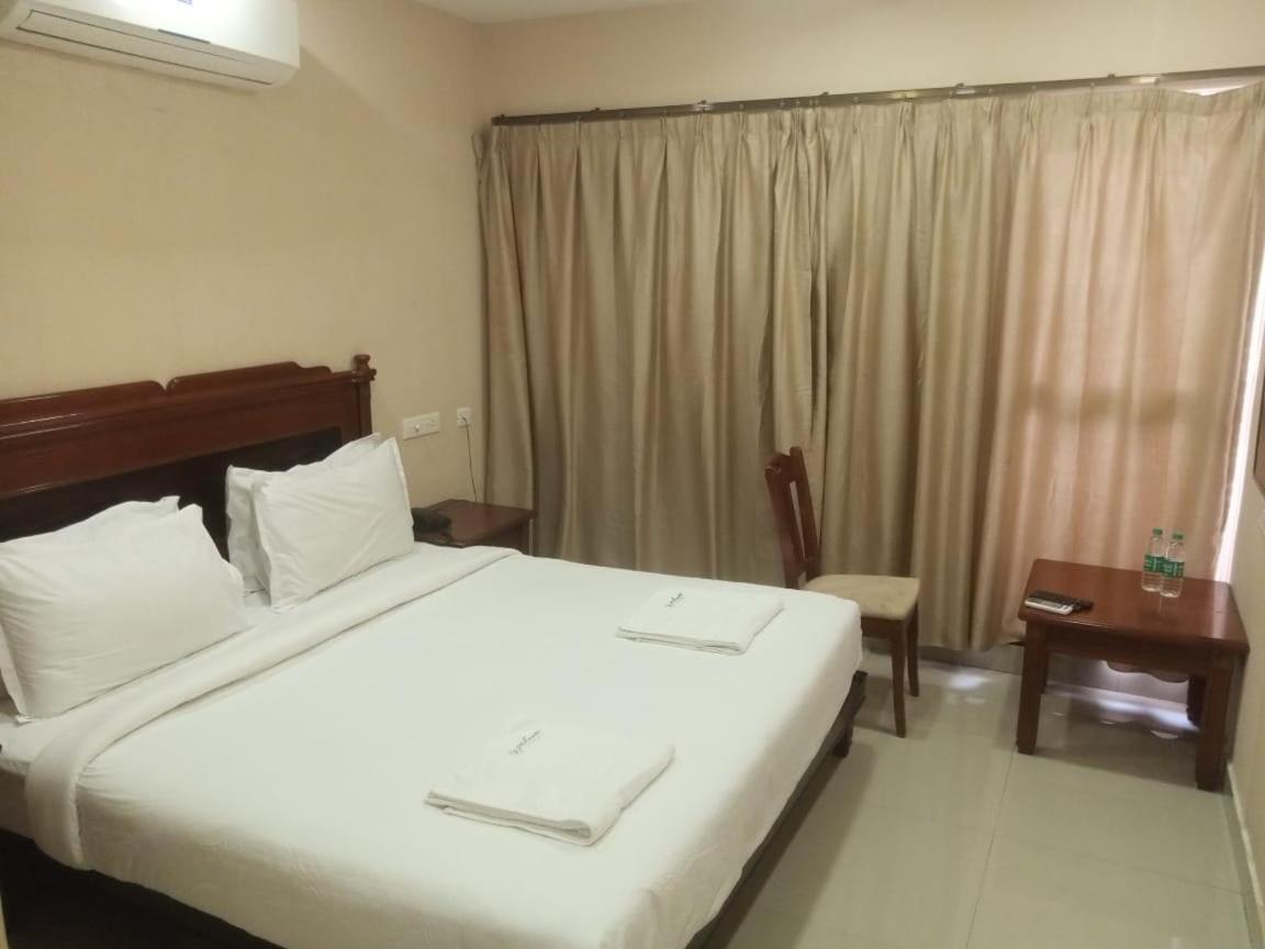 Svs Grande Hotel Pudukkottai Exterior photo