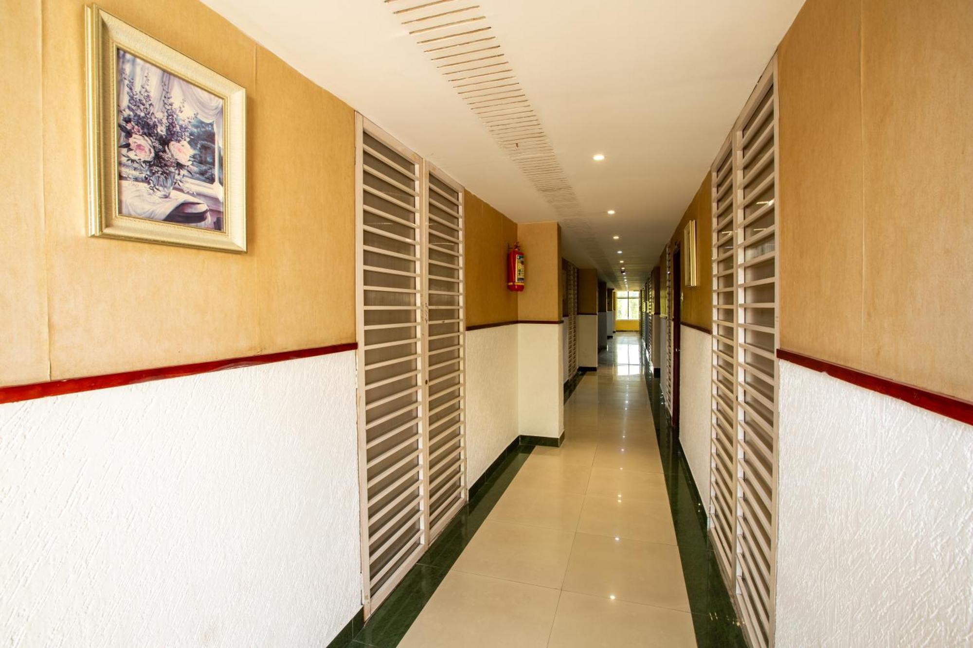 Svs Grande Hotel Pudukkottai Exterior photo
