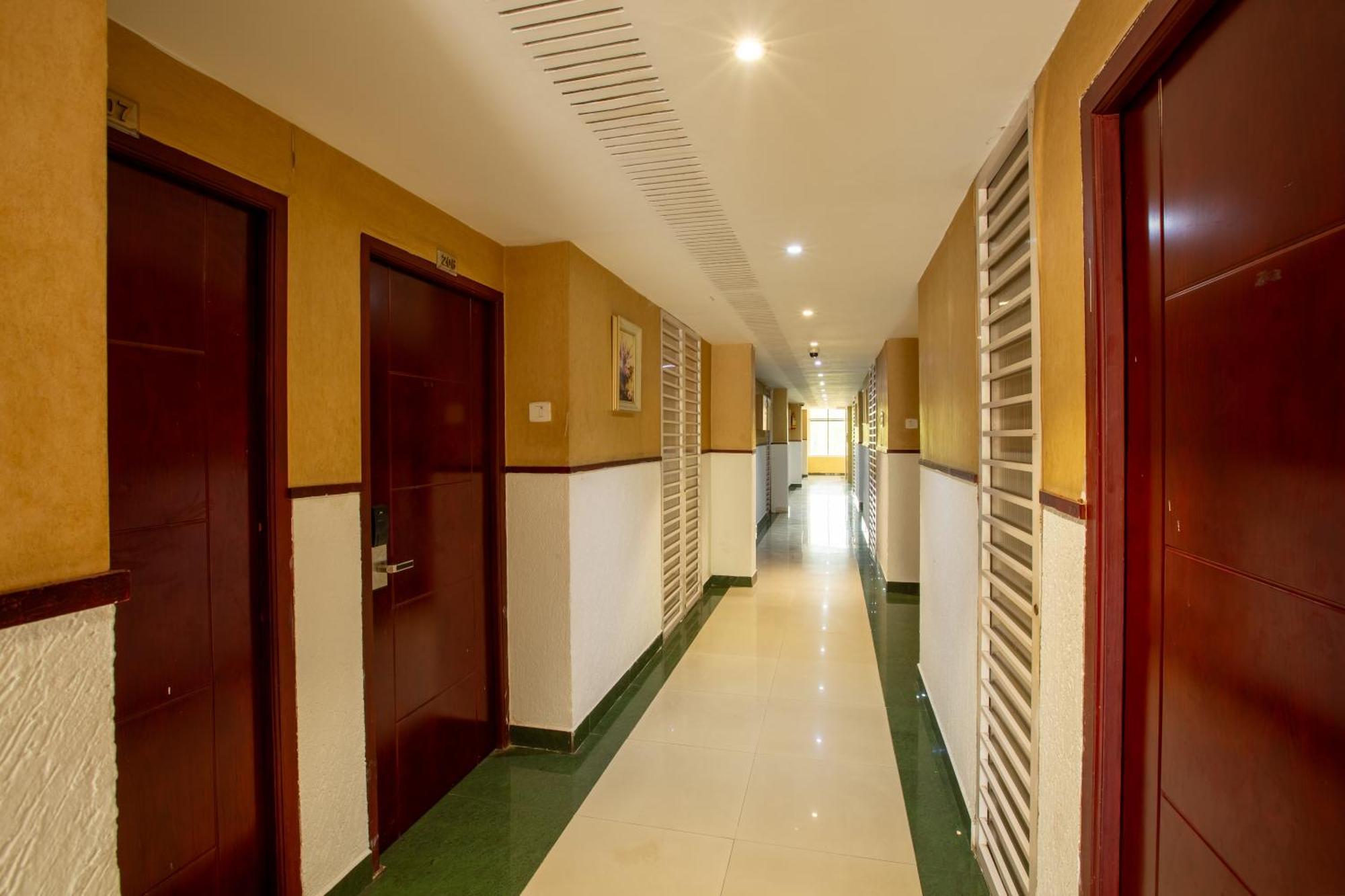 Svs Grande Hotel Pudukkottai Exterior photo