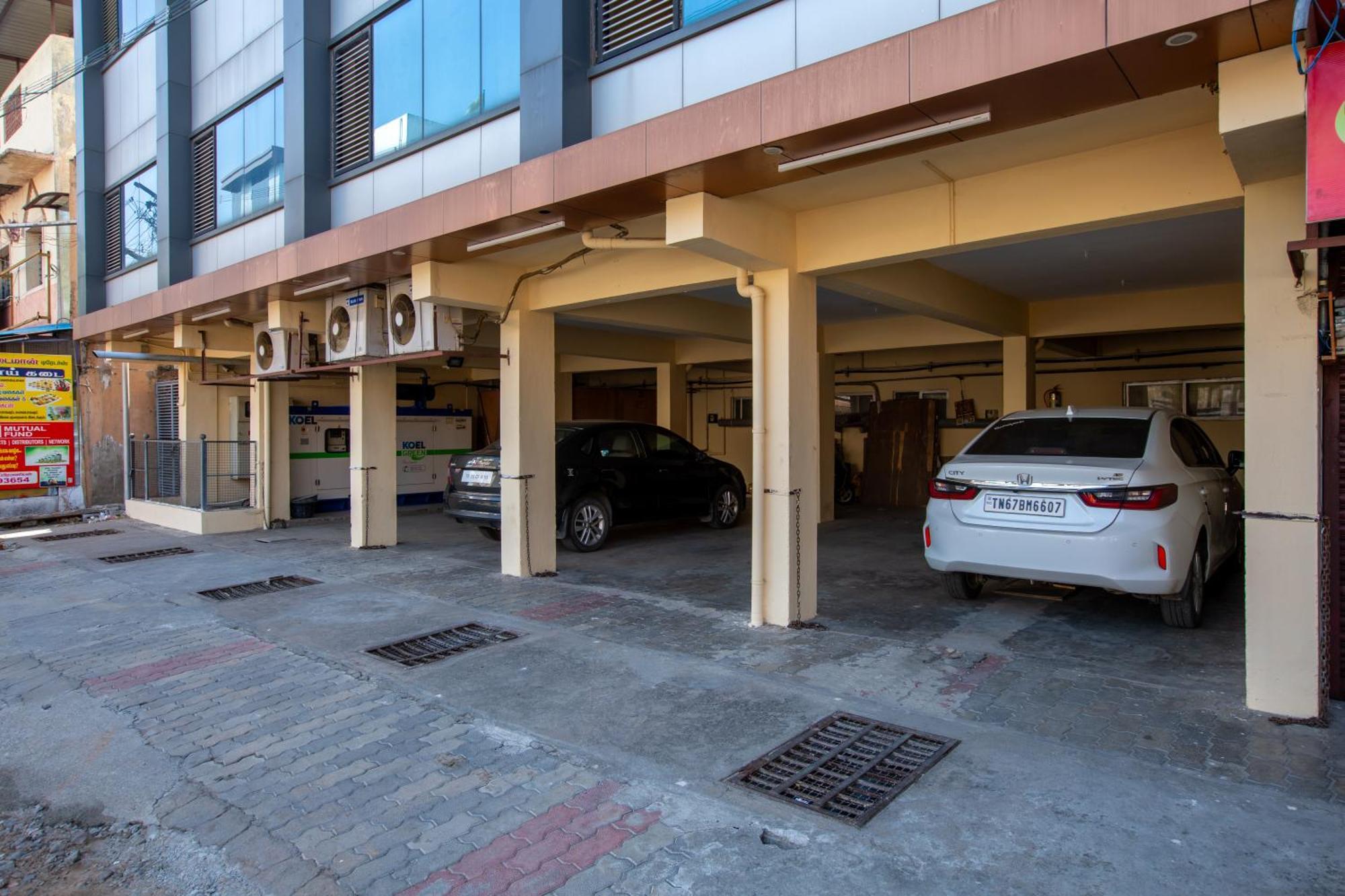 Svs Grande Hotel Pudukkottai Exterior photo