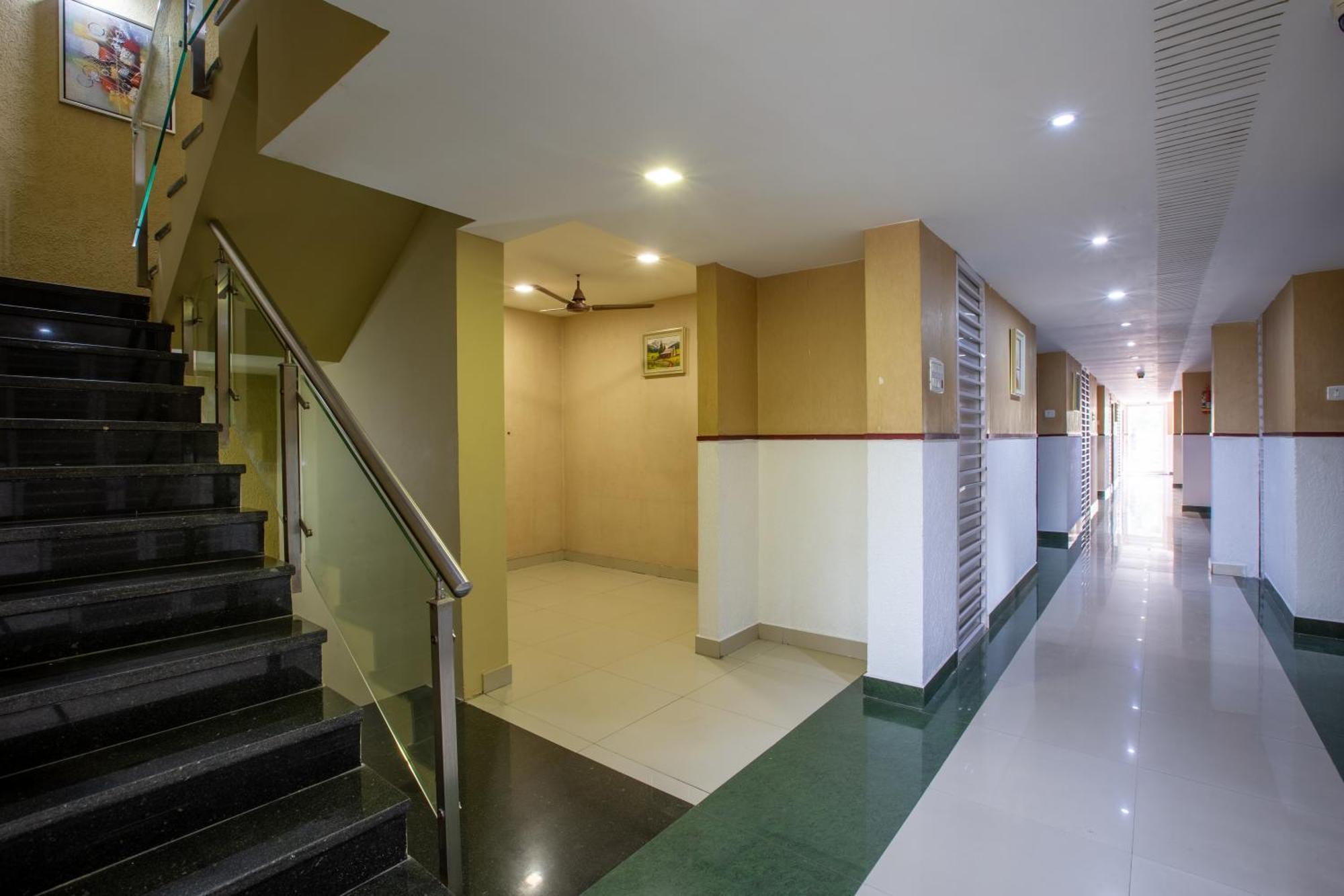 Svs Grande Hotel Pudukkottai Exterior photo