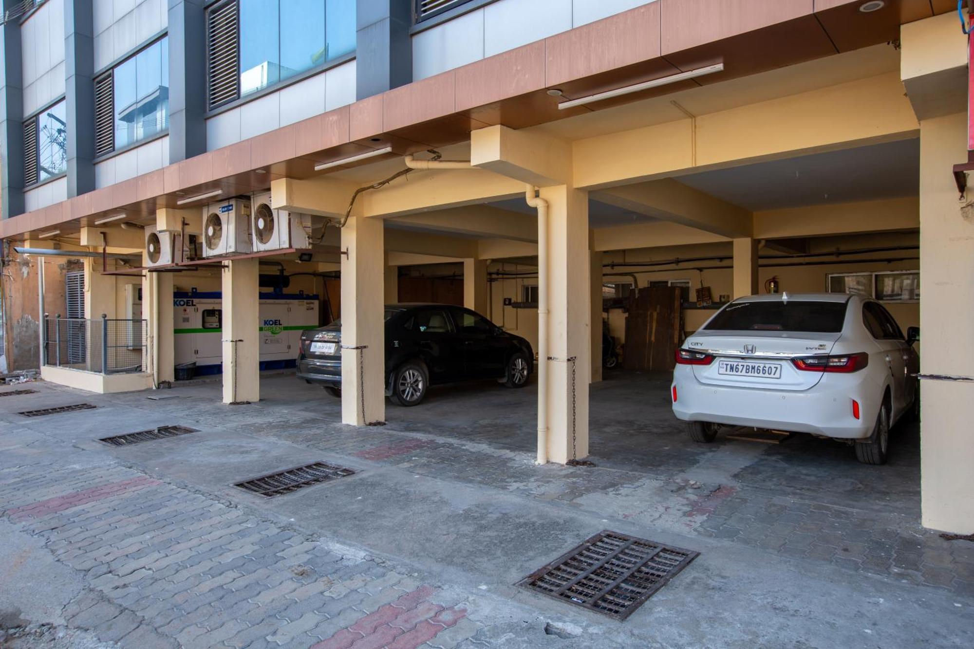Svs Grande Hotel Pudukkottai Exterior photo